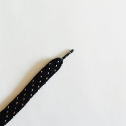 AGUJETA COLOR NEGRO PLATA