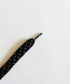 AGUJETA COLOR NEGRO PLATA