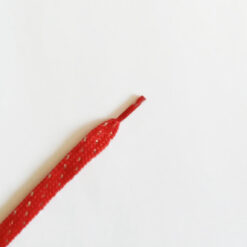 AGUJETA COLOR ROJO PLATA