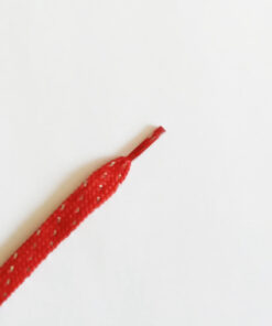 AGUJETA COLOR ROJO PLATA